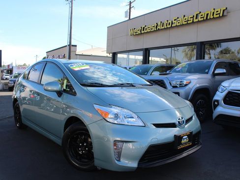 Used 2015 Toyota Prius Four FWD image 31