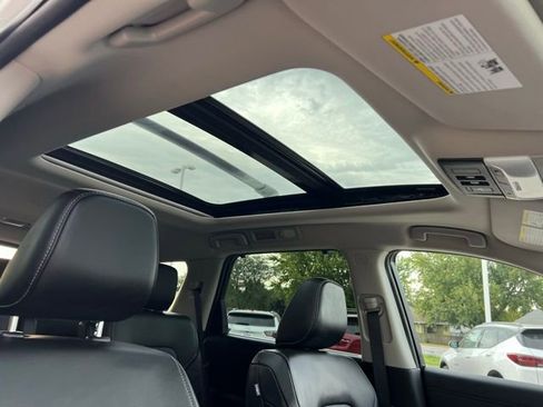 Used 2024 Nissan Pathfinder Platinum image 15