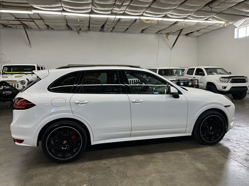 Used 2014 Porsche Cayenne GTS AWD/4WD image 2