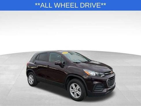 Used 2021 Chevrolet Trax LS w/ Tint and Cruise Package image 1