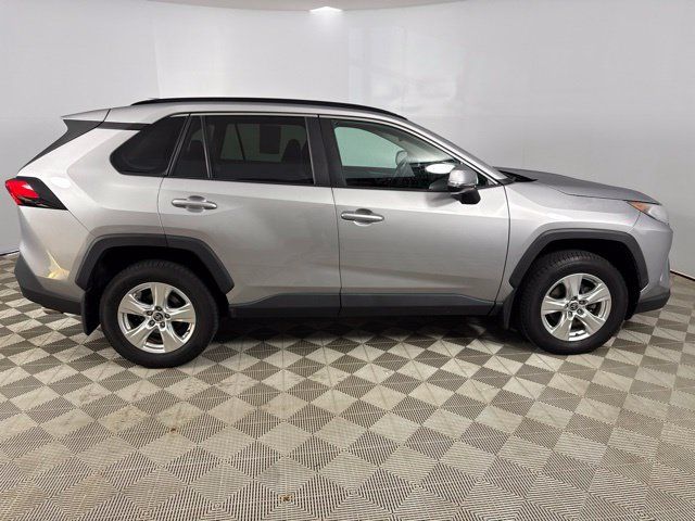 Used 2021 Toyota RAV4 XLE AWD/4WD image 8