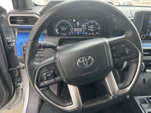 Used 2024 Toyota Tacoma TRD Off-Road image 14