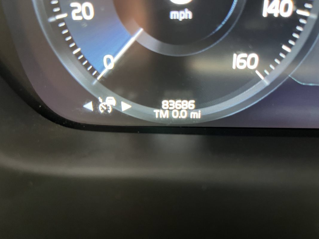Used 2022 Volvo V60 T5 Cross Country AWD/4WD image 10