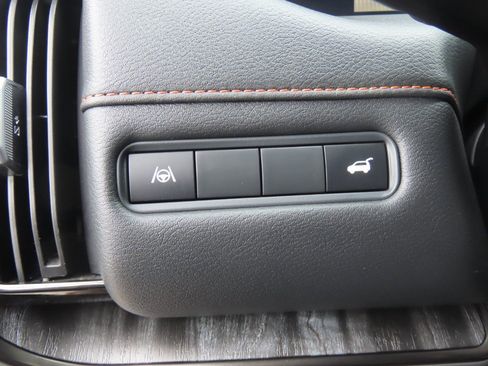 Used 2025 Nissan Armada PRO-4X w/ Pro-4X Premium Package AWD/4WD image 28