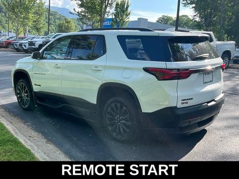 Used 2022 Chevrolet Traverse RS FWD image 10