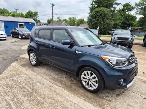 Used 2018 Kia Soul + FWD image 7