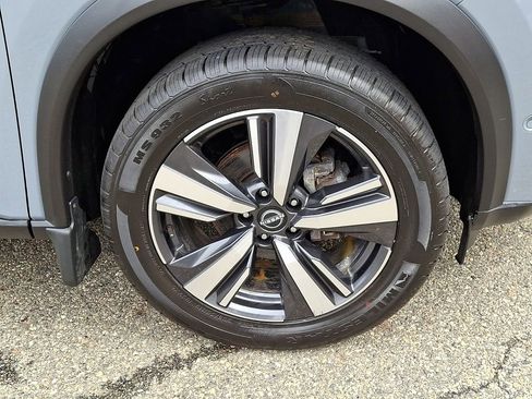 Used 2023 Nissan Rogue Platinum AWD/4WD image 9