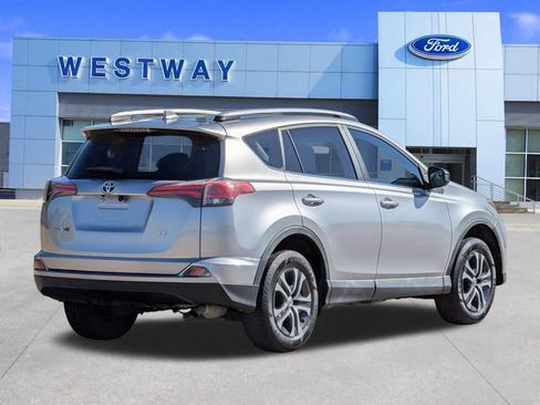 Used 2016 Toyota RAV4 LE FWD image 3