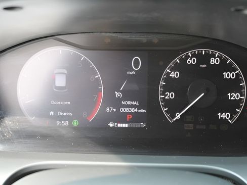 Used 2025 Honda HR-V LX image 12