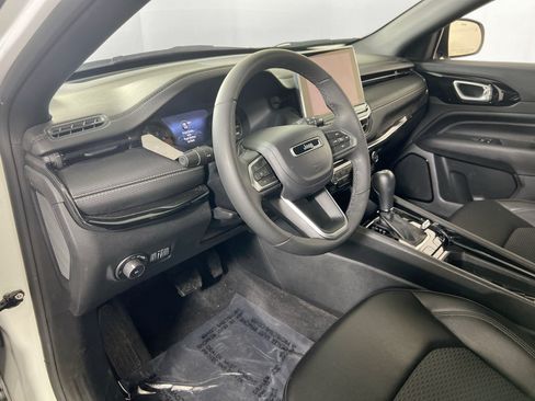 Used 2022 Jeep Compass Latitude AWD/4WD image 9