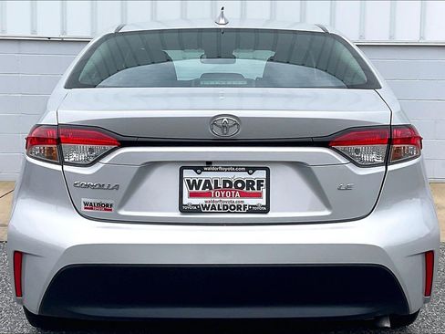 Used 2024 Toyota Corolla LE FWD image 5