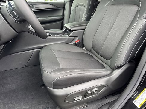 New 2025 Jeep Grand Cherokee L Laredo w/ Luxury Tech Group I image 9