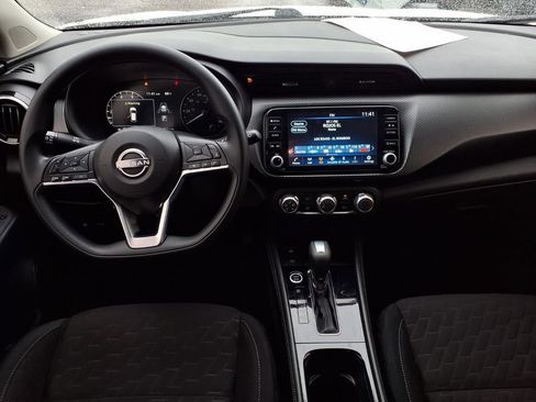 Used 2023 Nissan Kicks SV FWD image 13