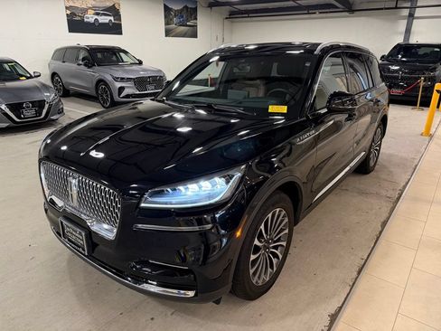 Used 2023 Lincoln Aviator Reserve w/ Equipment Group 201A AWD/4WD image 3