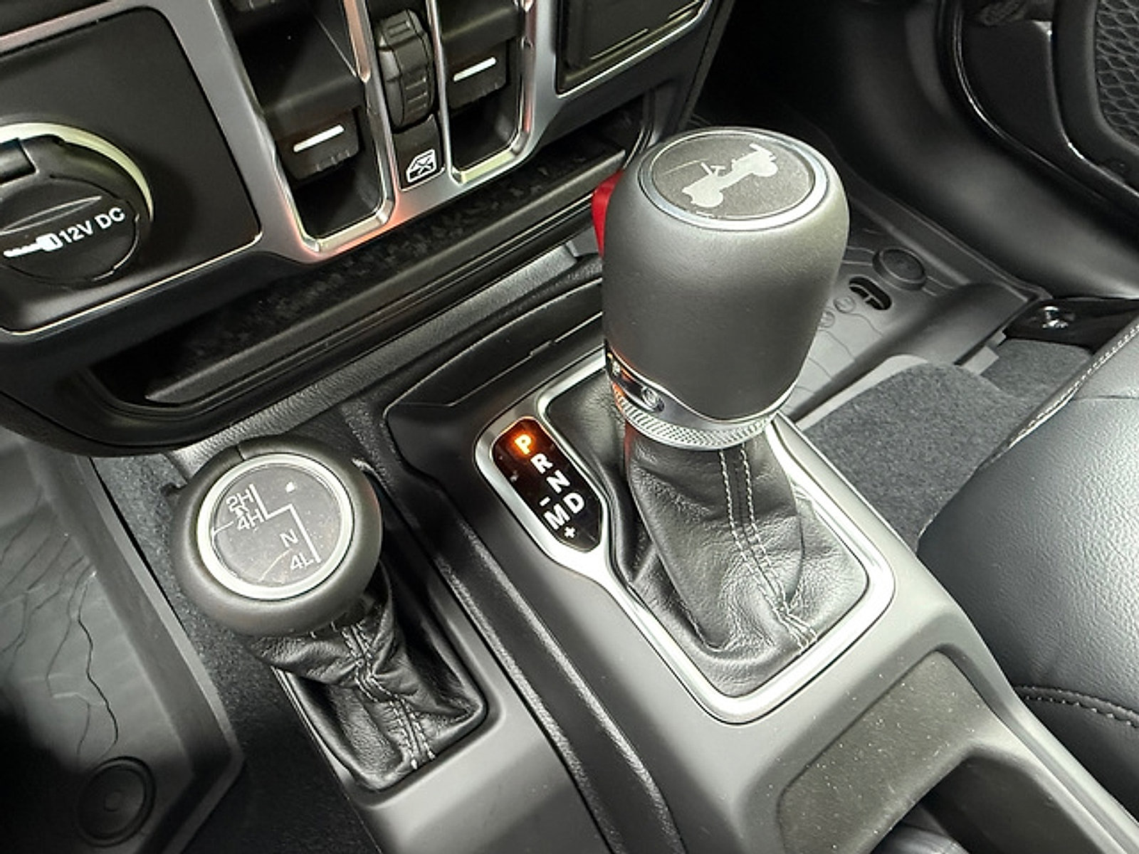 New 2026 Jeep Wrangler Unlimited Sahara AWD/4WD image 27
