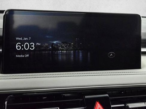 Used 2025 Genesis G70 2.5T image 15