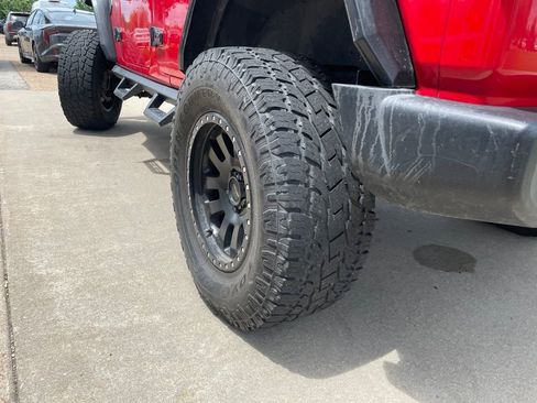 Used 2018 Jeep Wrangler Unlimited Sport S AWD/4WD image 19