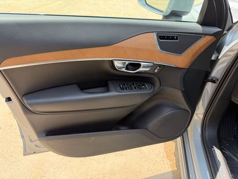 Used 2025 Volvo XC90 T8 Plus w/ Protection Package Premier AWD/4WD image 9
