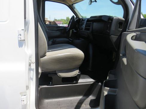 Used 2014 Chevrolet Express 3500 3500 Cargo image 15