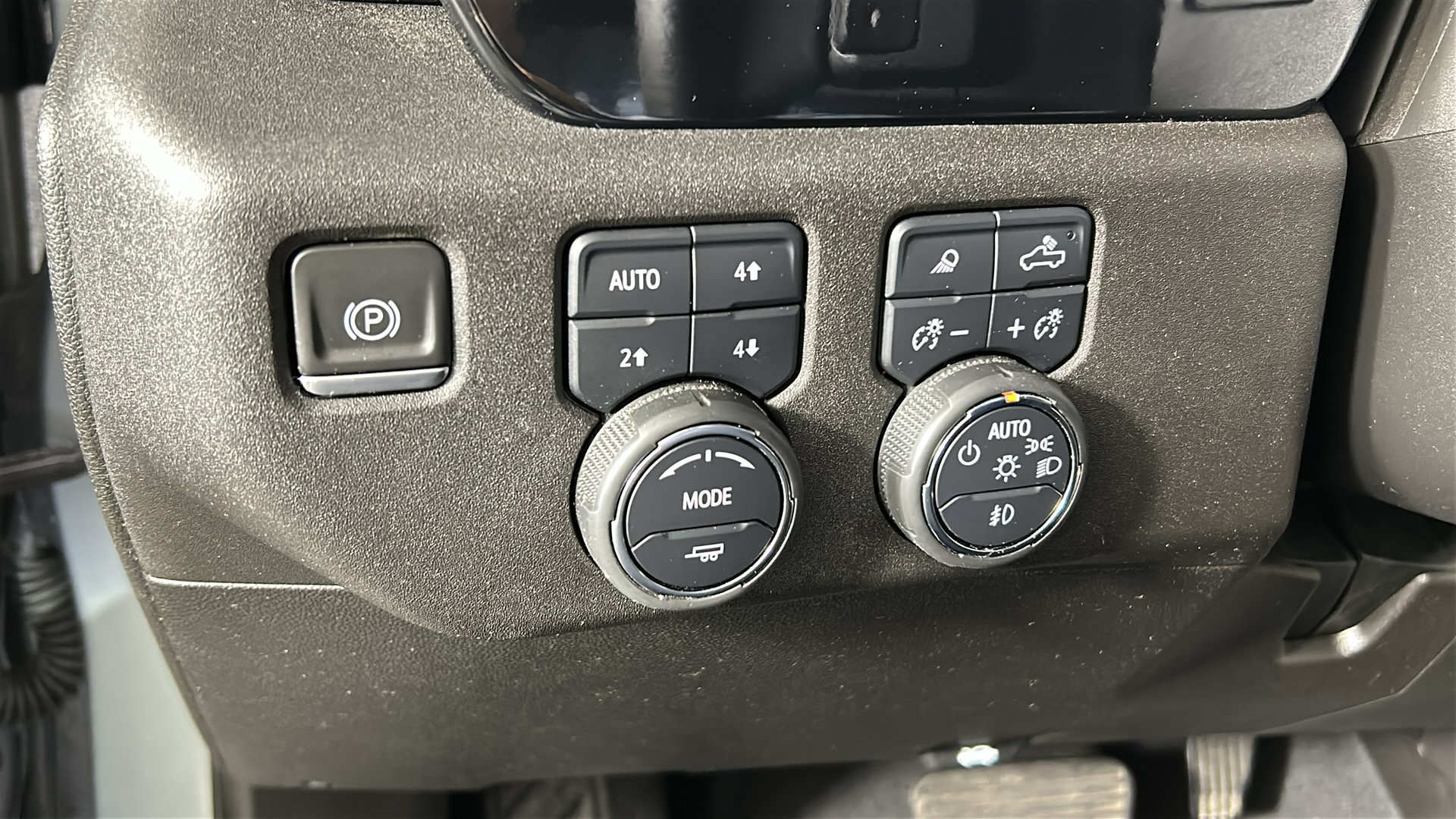 Used 2024 Chevrolet Silverado 1500 RST w/ Convenience Package II AWD/4WD image 24