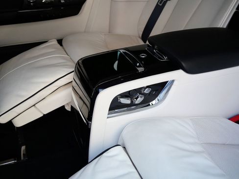 Used 2022 Rolls-Royce Phantom Extended Wheelbase w/ The Phantom Package RWD image 28