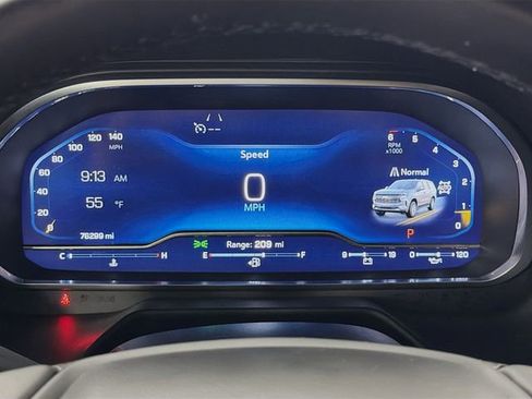 Used 2023 Chevrolet Suburban Premier image 13