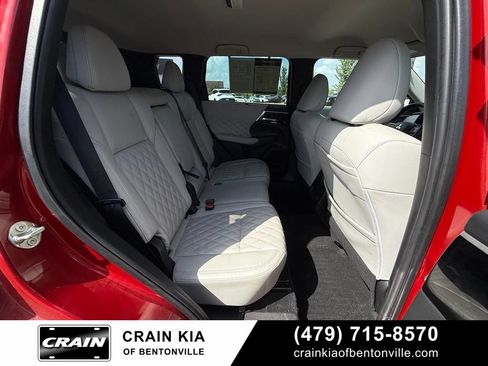 Used 2023 Mitsubishi Outlander SEL AWD/4WD image 31