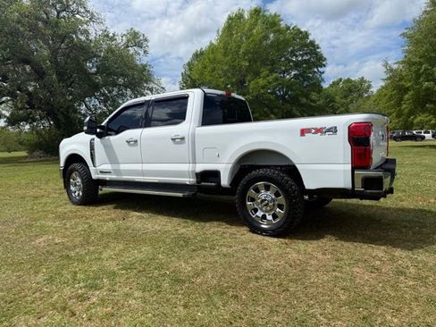 Used 2023 Ford F250 Lariat w/ Chrome Package image 4