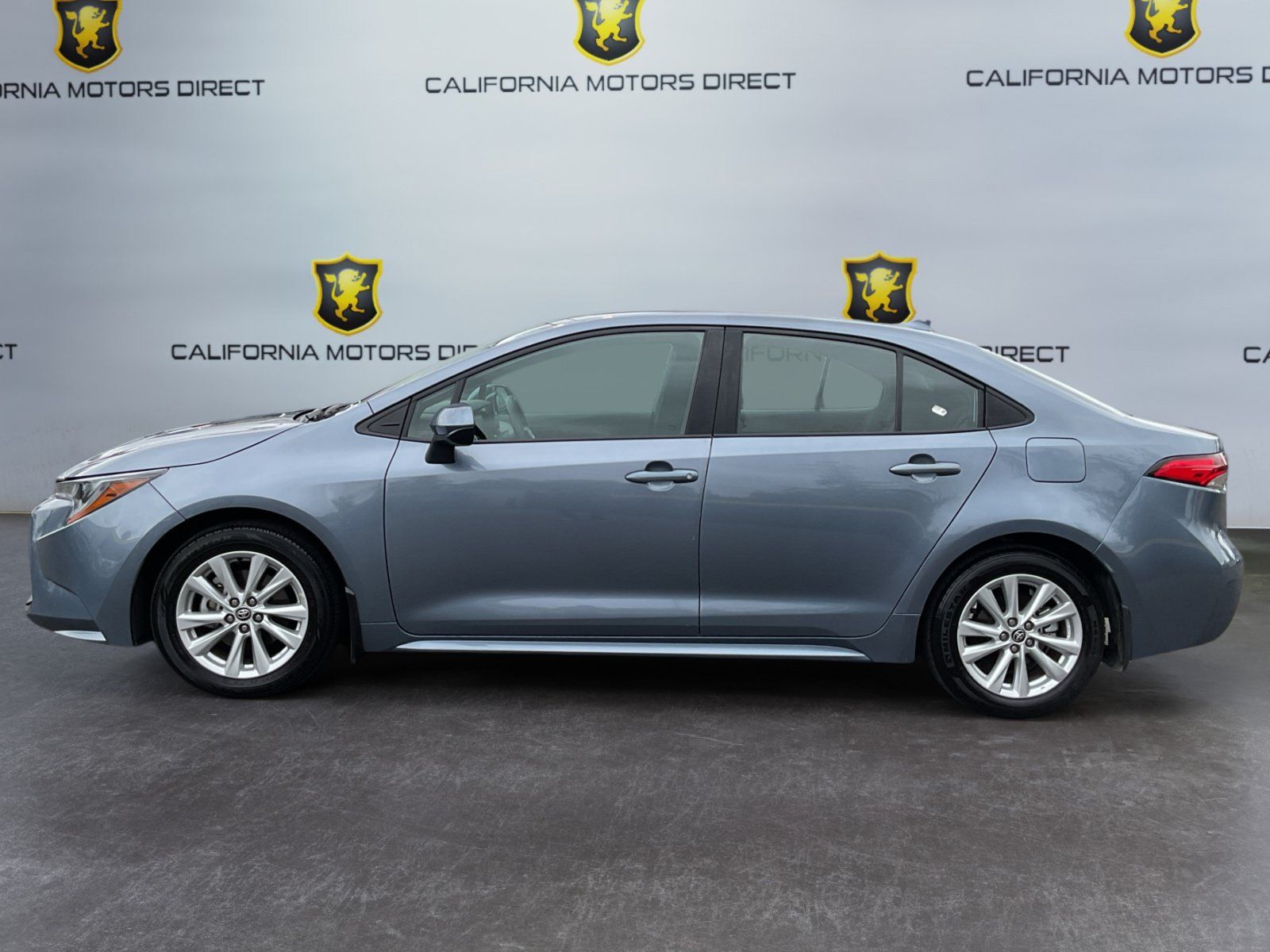 Used 2025 Toyota Corolla LE w/ LE Premium Package FWD image 8