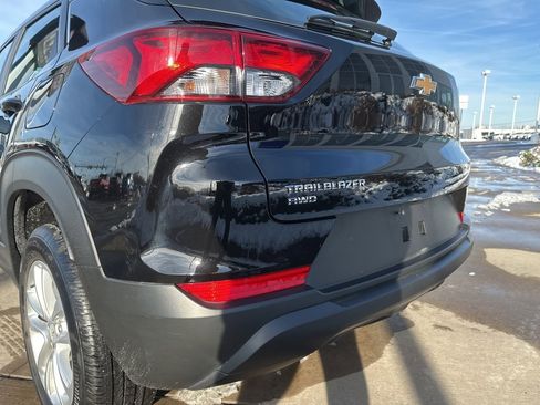 Used 2024 Chevrolet TrailBlazer LS image 17