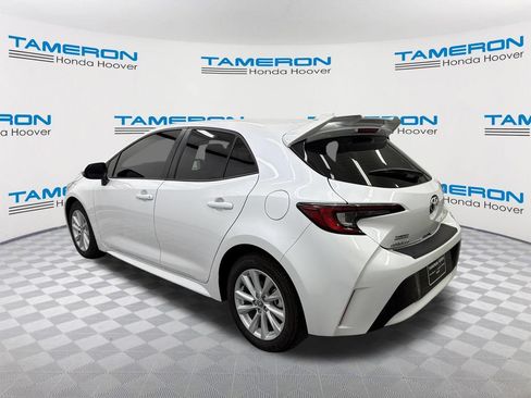 Used 2025 Toyota Corolla SE w/ SE Package FWD image 3