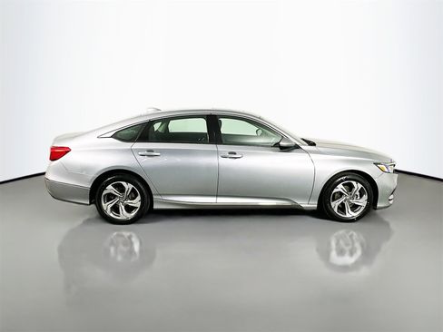 Used 2018 Honda Accord EX image 8