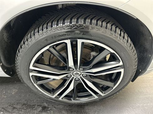 Used 2020 Volvo XC60 T8 R-Design w/ Protection Package Premier image 8