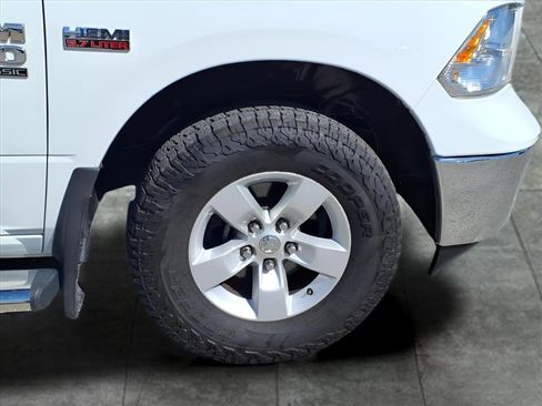 Used 2019 RAM 1500 Classic SLT image 10