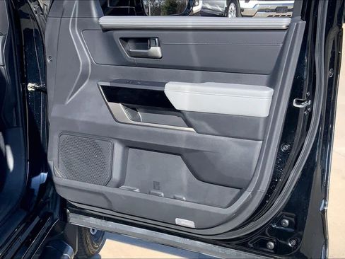 Used 2024 Toyota Tundra Limited image 21