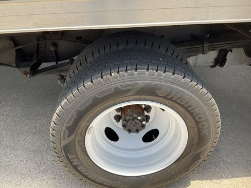 Used 2026 Ford E-450 and Econoline 450 Super Duty w/ Power Equipment Group RWD image 9