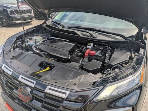 Used 2025 Nissan Rogue SV AWD/4WD image 39