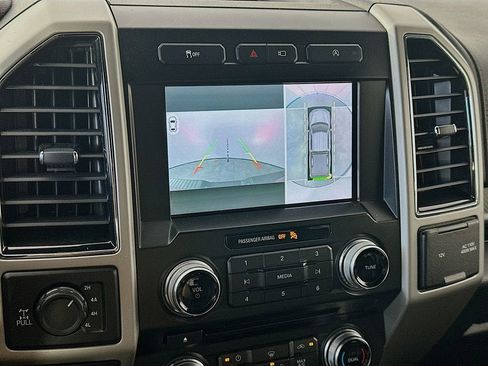 Used 2018 Ford F150 Lariat w/ Equipment Group 502A Luxury image 20