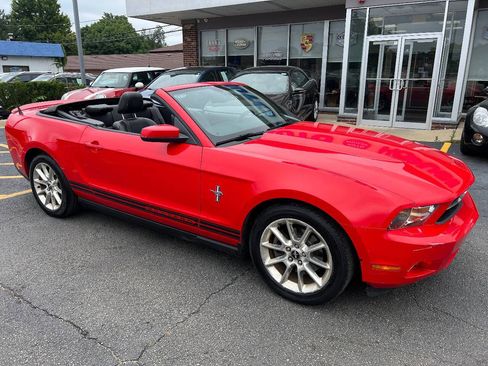 Used 2011 Ford Mustang Premium w/ 202A Rapid Spec Order Code RWD image 6