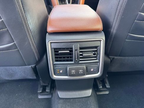 Used 2024 Subaru Forester Touring AWD/4WD image 18