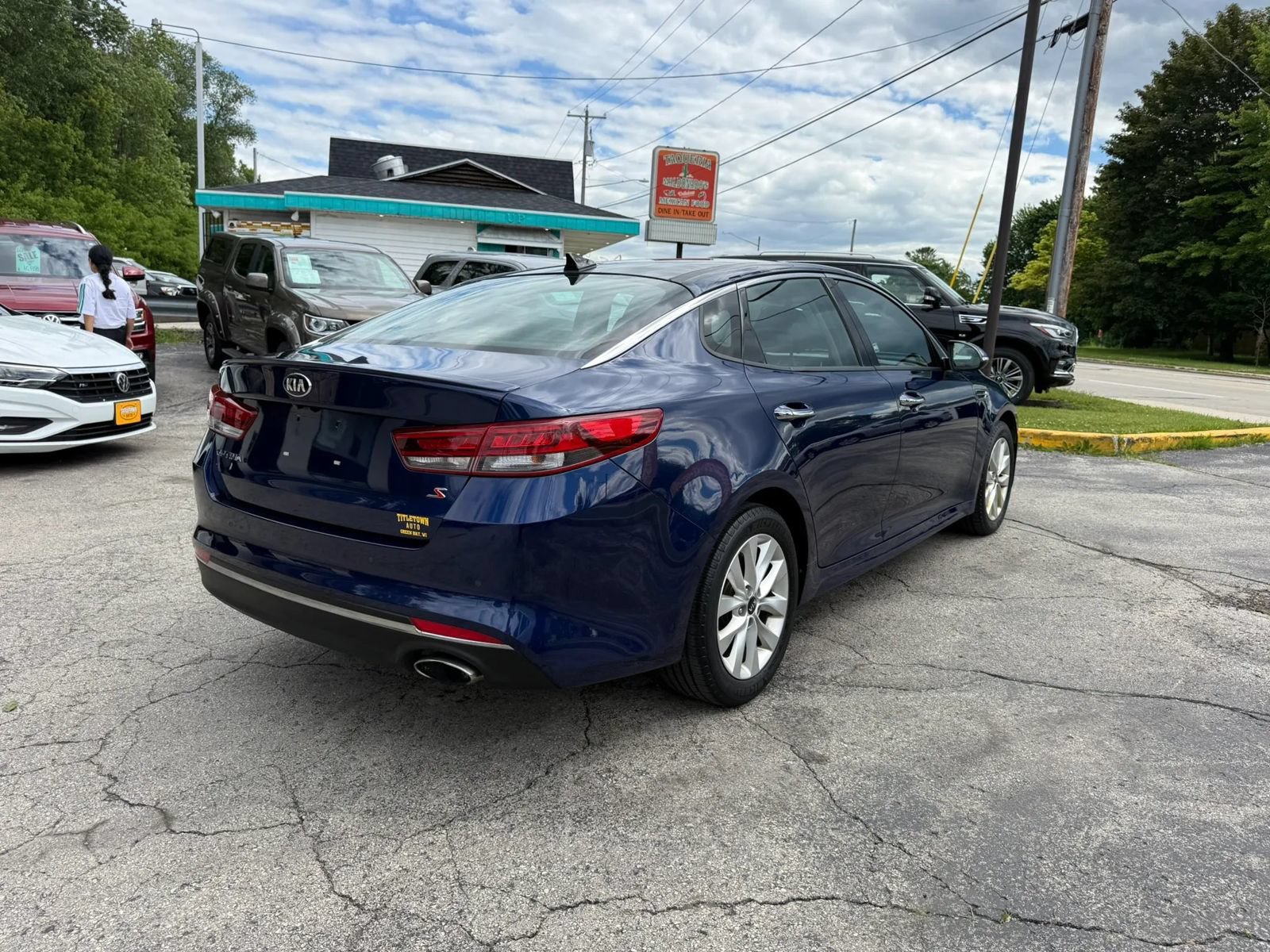 Used 2018 Kia Optima S w/ Panoramic Sunroof Package FWD image 5