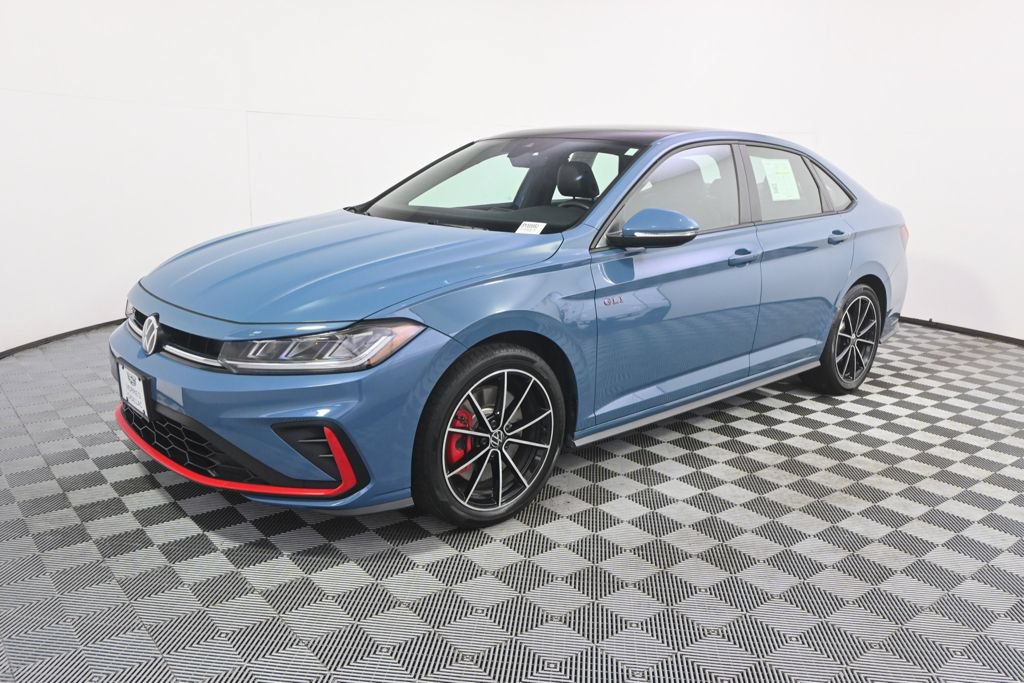 Used 2025 Volkswagen Jetta GLI Autobahn FWD image 2