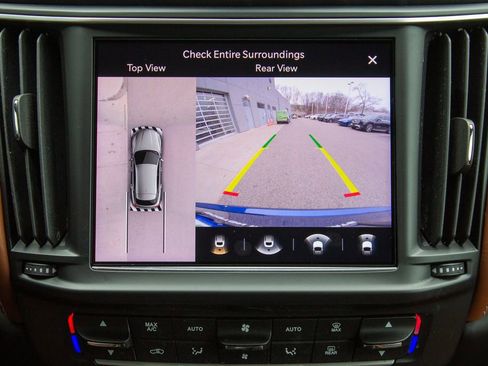 Used 2023 Maserati Levante GT AWD/4WD image 16