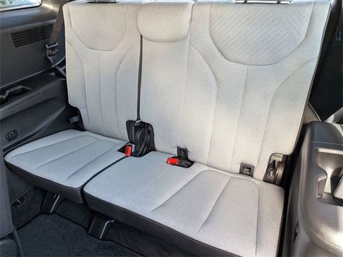 Used 2023 Hyundai Palisade SE image 30