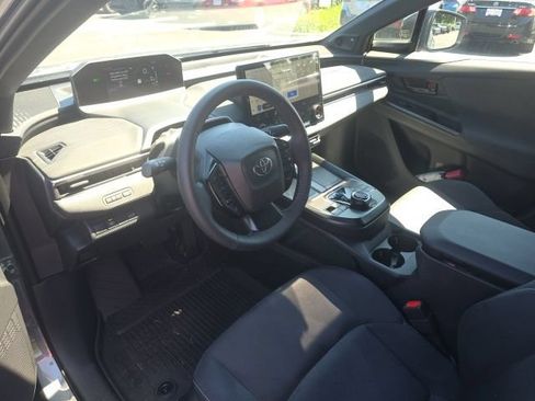 Used 2026 Toyota C-HR AWD/4WD image 15