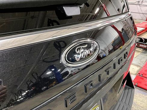 Certified 2022 Ford Expedition Limited image 32