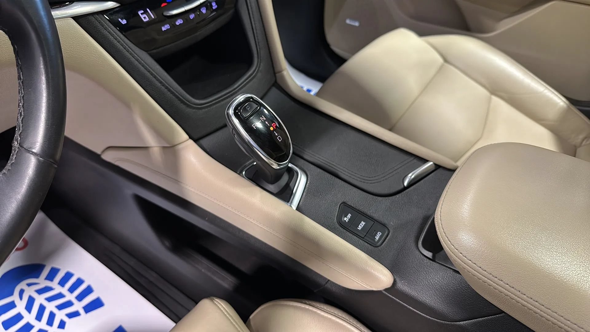 Used 2017 Cadillac XT5 Luxury w/ Driver Awareness Package AWD/4WD image 26