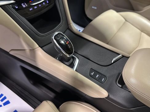 Used 2017 Cadillac XT5 Luxury w/ Driver Awareness Package AWD/4WD image 26