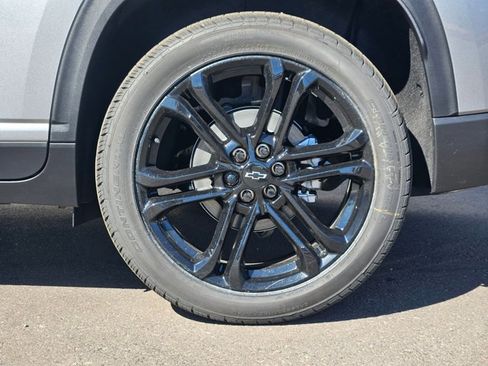 New 2026 Chevrolet Traverse LT image 11