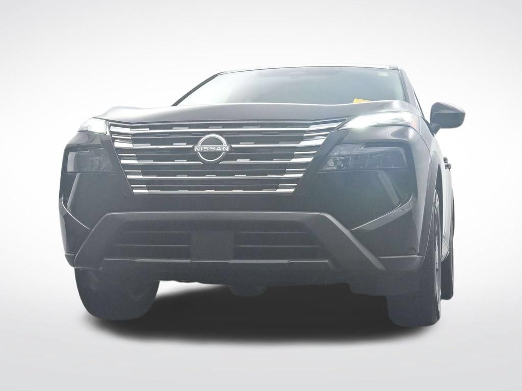 Used 2025 Nissan Rogue SV FWD image 31